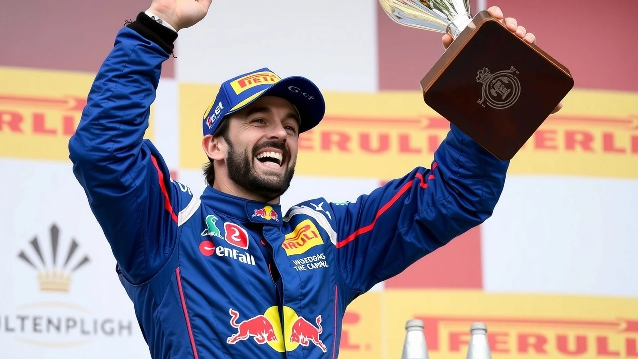 Nicolas Prost sur le podium avec un trophée